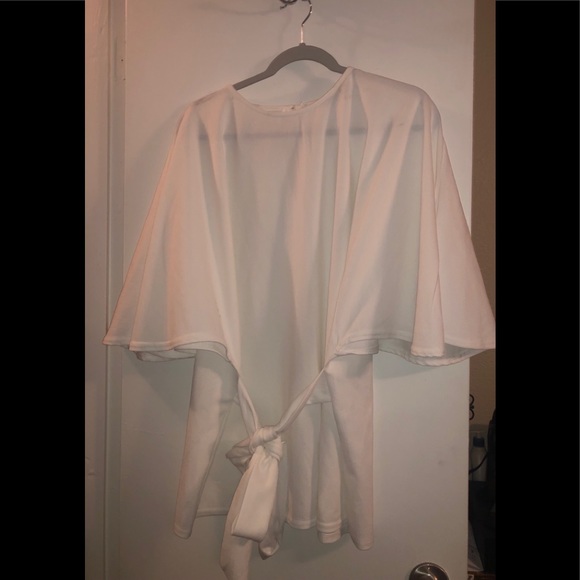 BATWING SLEEVE TOP - Picture 2 of 3